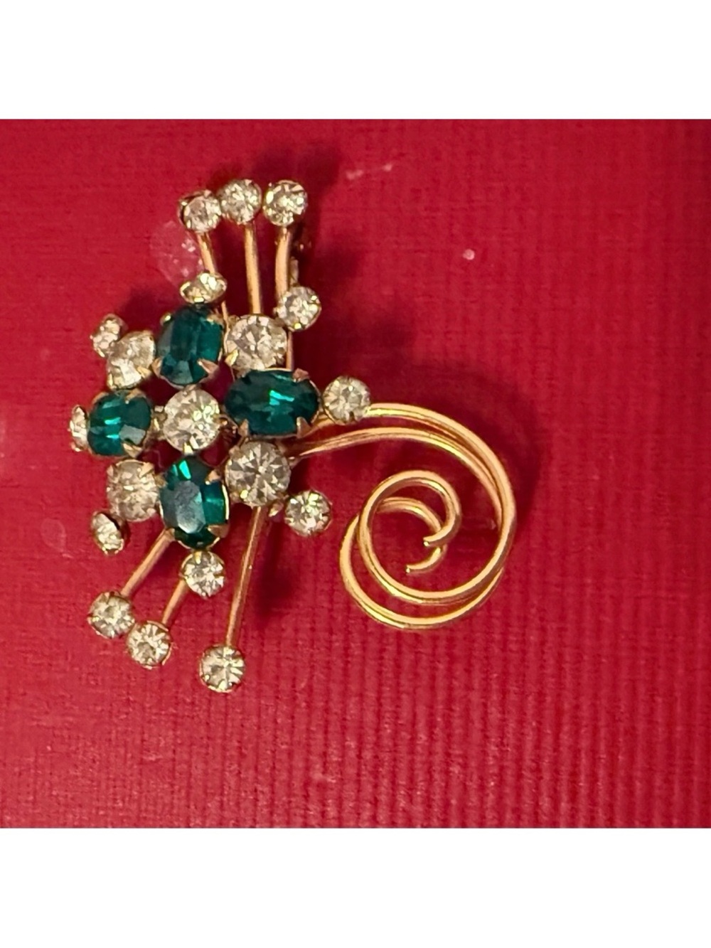 ANTOINETTE BROOCH VINTAGE SIGNED 1/20 12k GOLD FILLED GREEN & CLEAR RHINESTONES